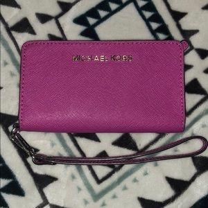 Michael Kors Jet Set Travel Tech Wristlet